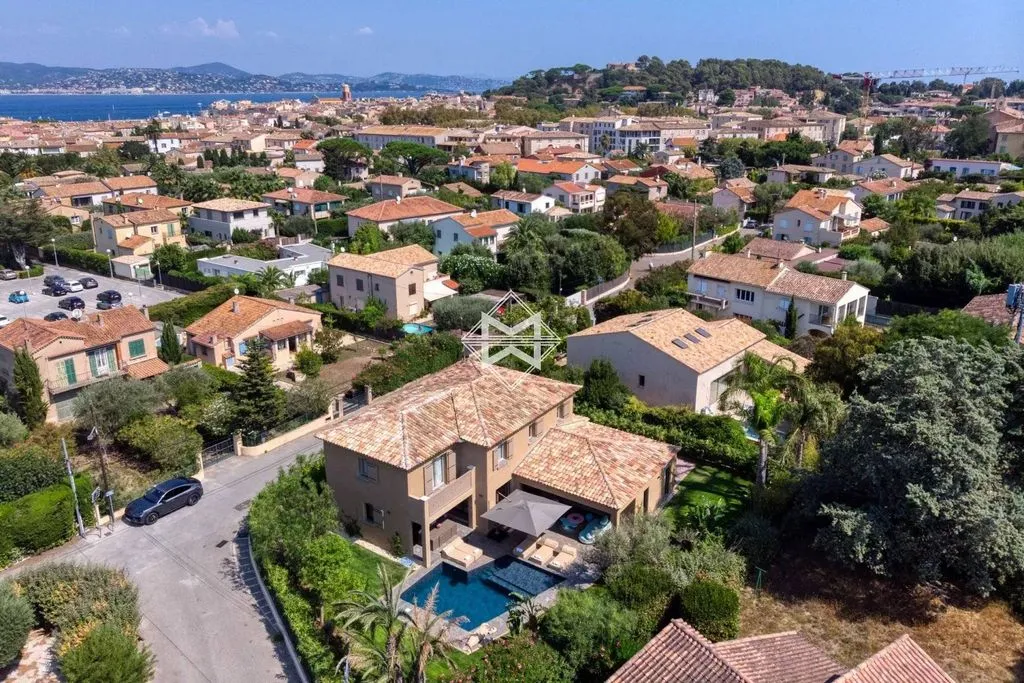 Vista aerea - Modern Villa with Pool in Saint-Tropez