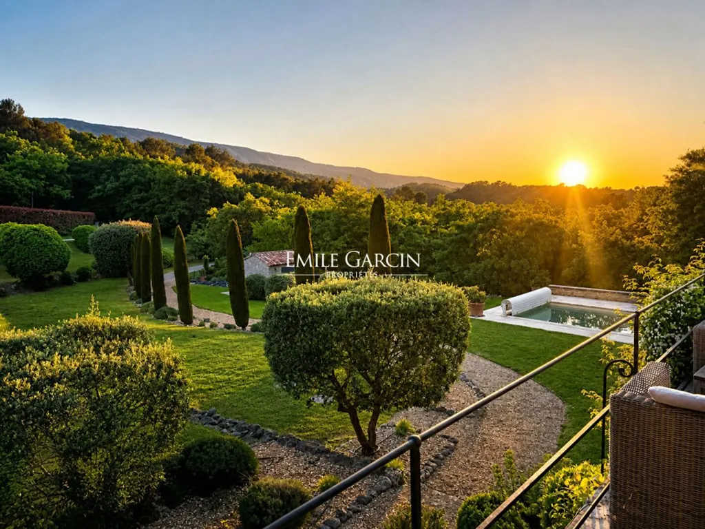 Aed - Luxury Villa with Pool near Ménerbes