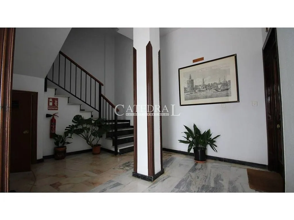 Esik - Aménagé Flat with Balcony in Seville Centre