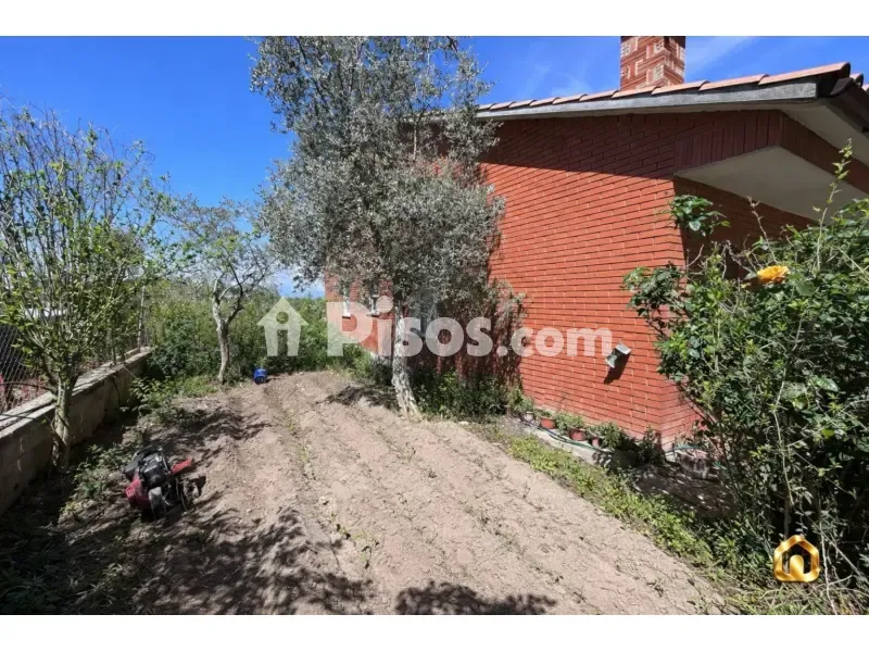 Aed - Four-Way House with Pool in Sant Fost