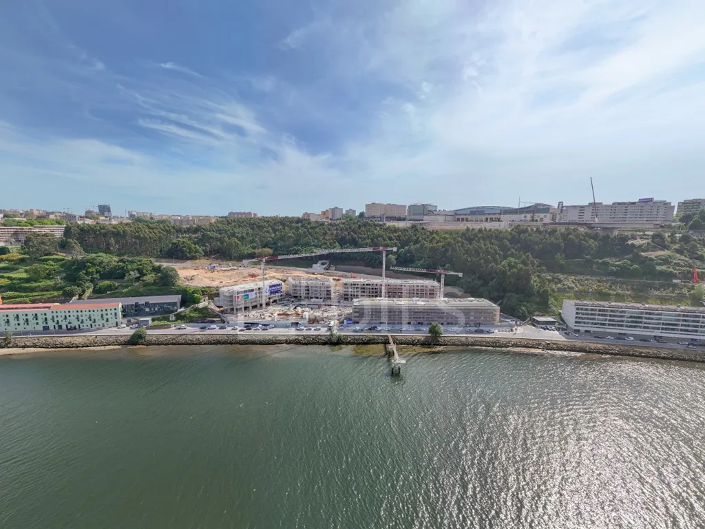 Aerial - T1 Apartment with River View in Vila Nova de Gaia