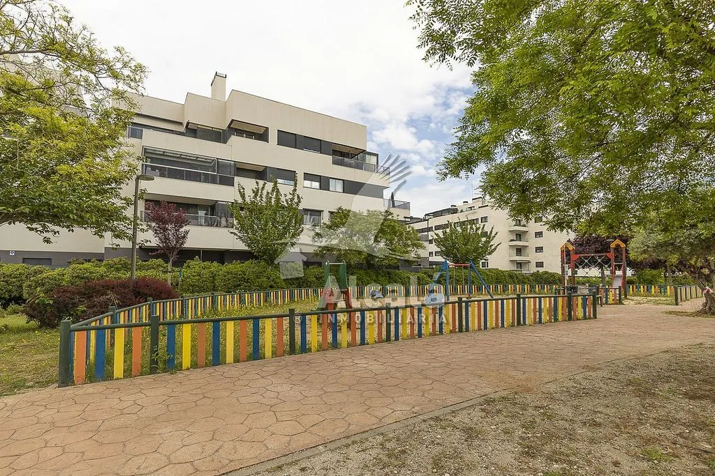 Apartment with Pool in El Olivar, Alcalá de Henares