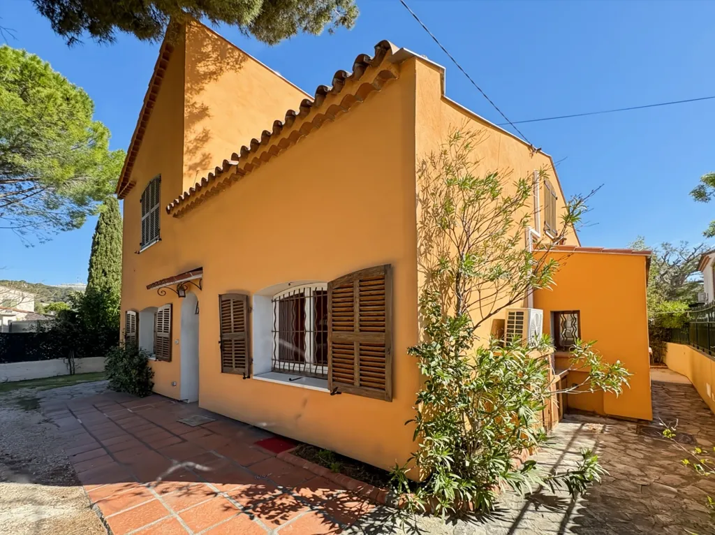 Exterior - Character Provençal House with Pool in Château-Gombert