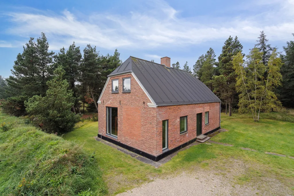 Vue aérienne - Renovated Red Brick Villa with Water View