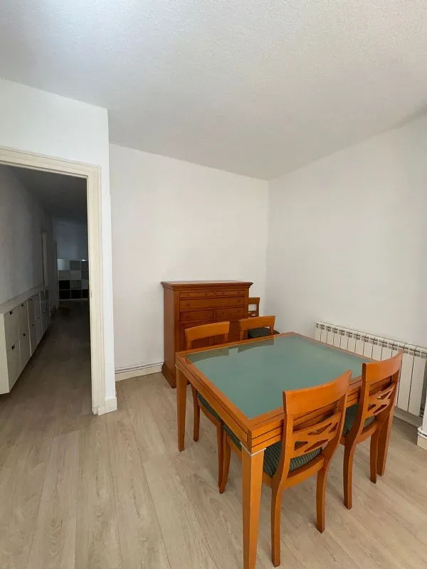 Söögituba - Amueblado Flat with Balcony in Nuevos Ministerios
