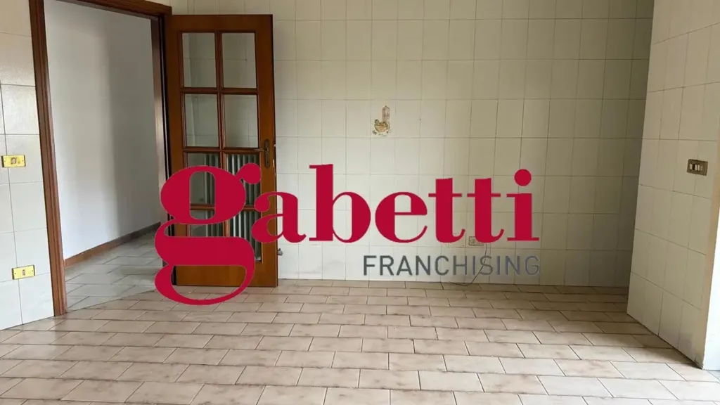 Pièces - Apartment with Triple Balcony in San Nicola La Strada