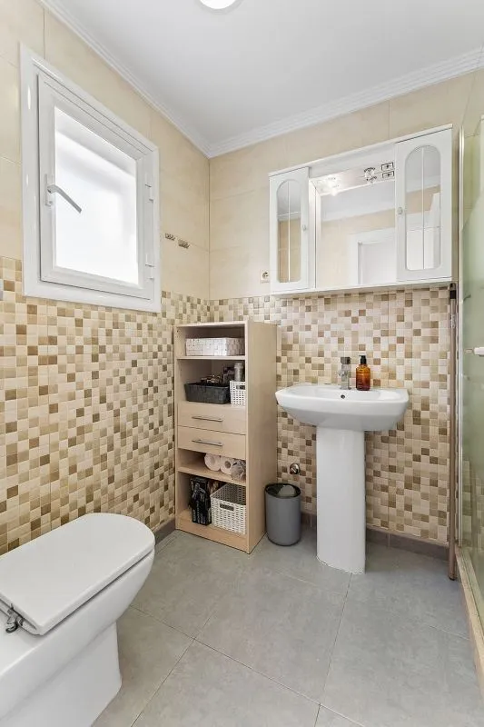 Salles de bain - Terraced House with Pool in Chullera