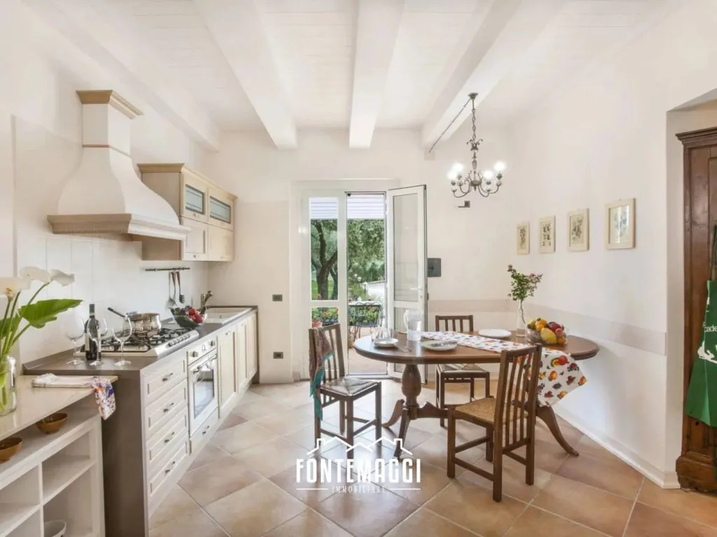 Cuisine - Villa with Sea View in San Costanzo