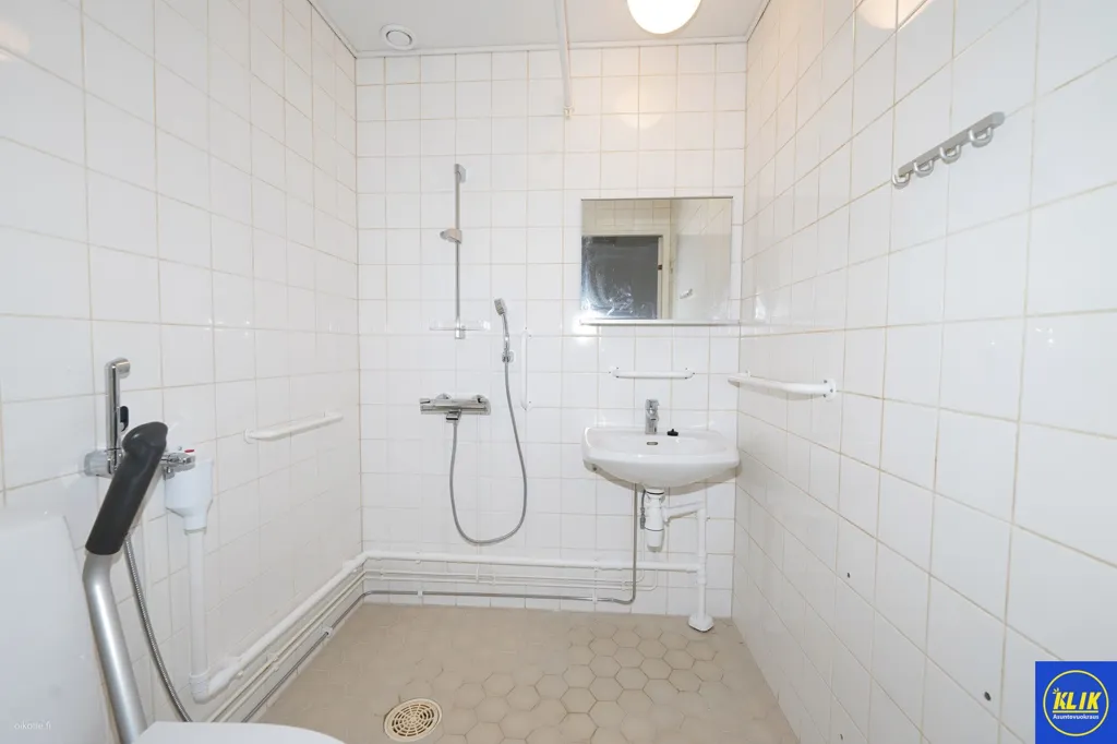 Bathrooms - Modernised Flat with Terrace in Noormarkku