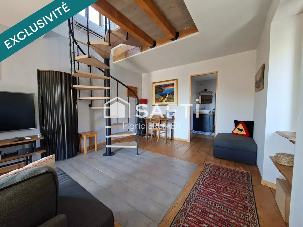 Séjour - Maison Rénovée avec Vue Lac à Lucey