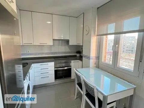 Cuisine - Modern Flat with Balcony in Delicias, Madrid