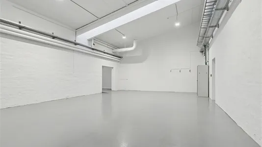 Pièces - Renovated Warehouse with Kitchen in Rødovre
