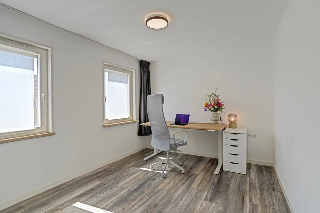 Bureau - Modernised Two-Storey House with Garden in Reusel