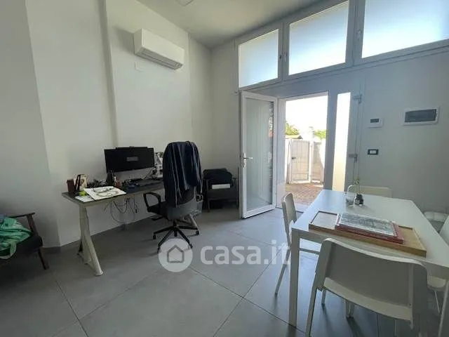Bureau - Restored Loft with Office Use in Modena Est