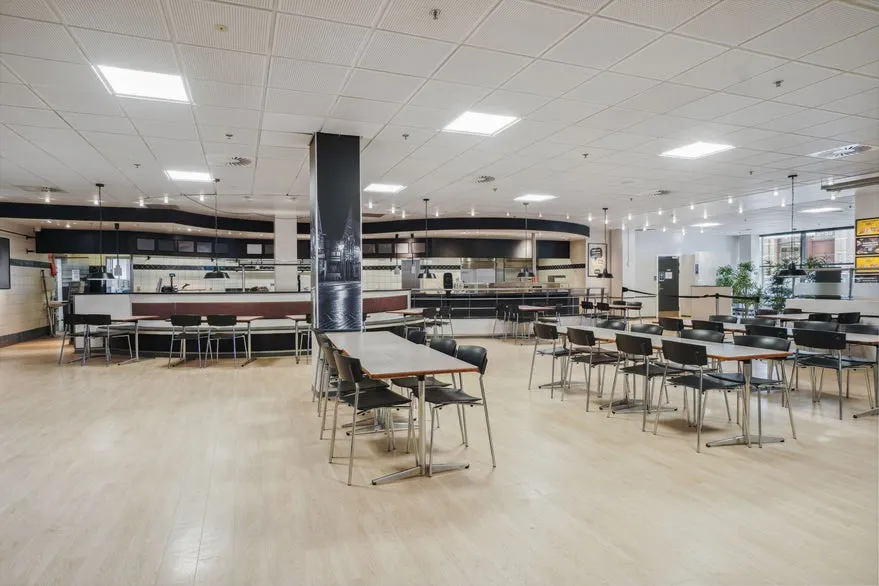 Salle à manger - Retail Space with Direct Føtex Access in Slotsgade