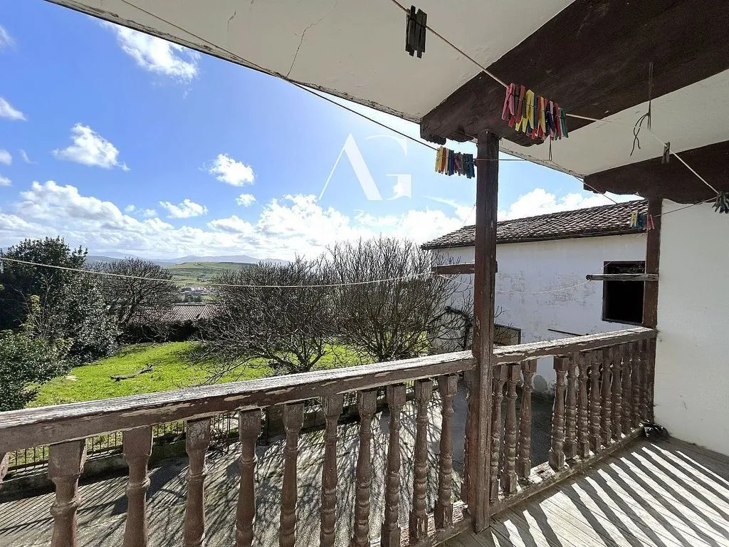 Rõdu - Historic House with Sea Views in Cortiguera