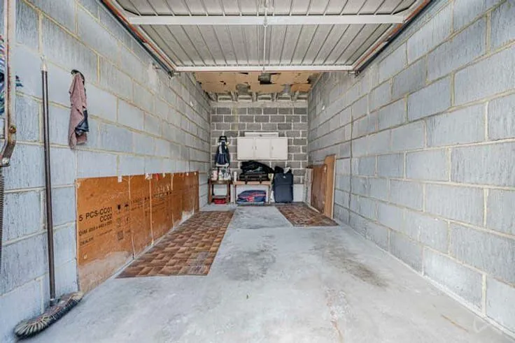 Garage - House with Garden in Grivegnée, Liège