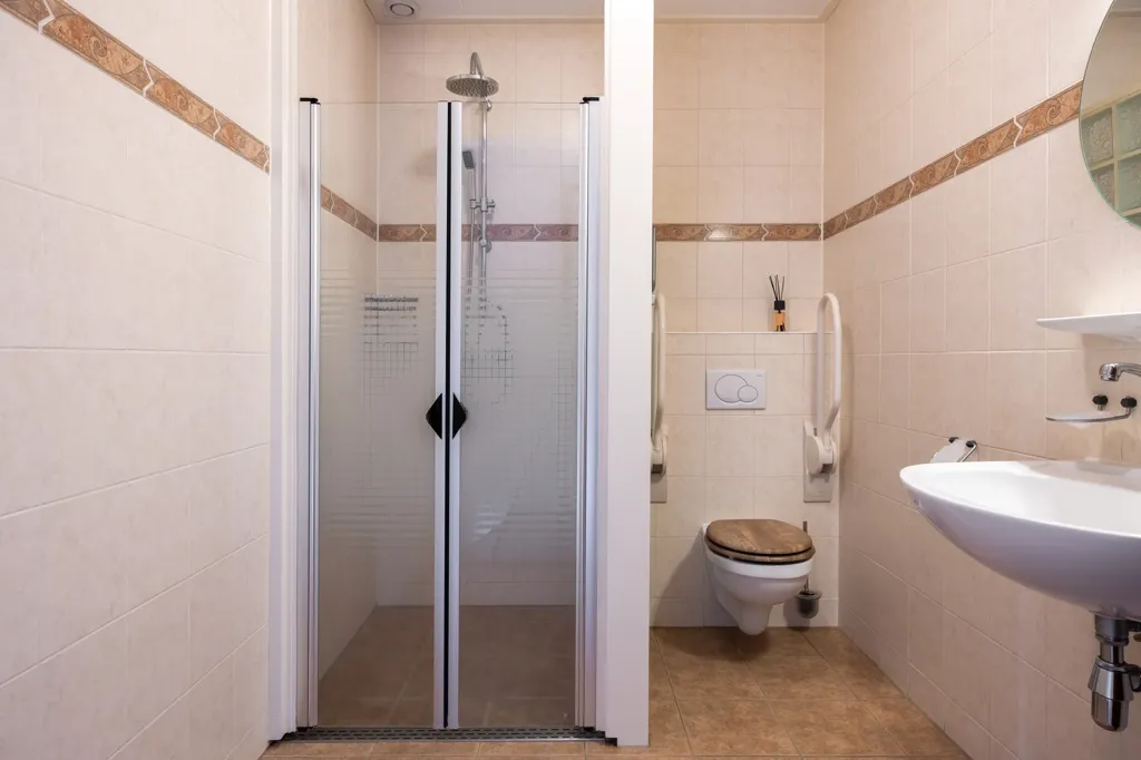 Bathrooms - Dwelling with Garden on Moleplaat in Leeuwarden