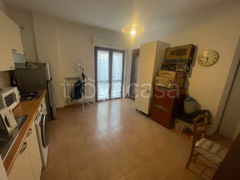 Köök - Rear-Accessed Apartment with Garden in Perugia