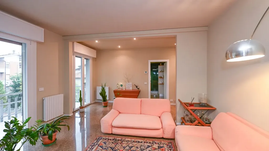 Appartement 5 pièces à IT