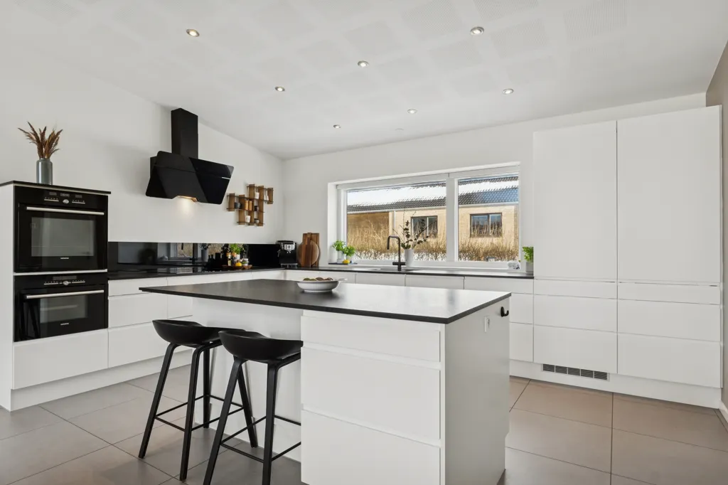 Cuisine - Modern Villa with Lofted Living Room in Viborg