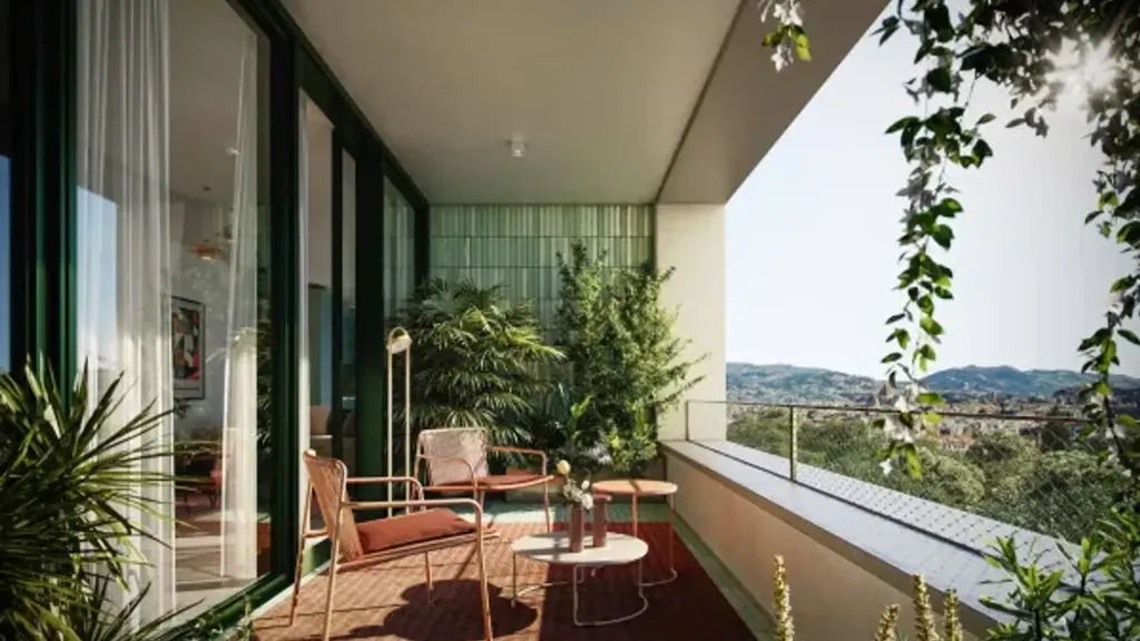 Balcony - Contemporary Quadrilocale with Loggia in Florence