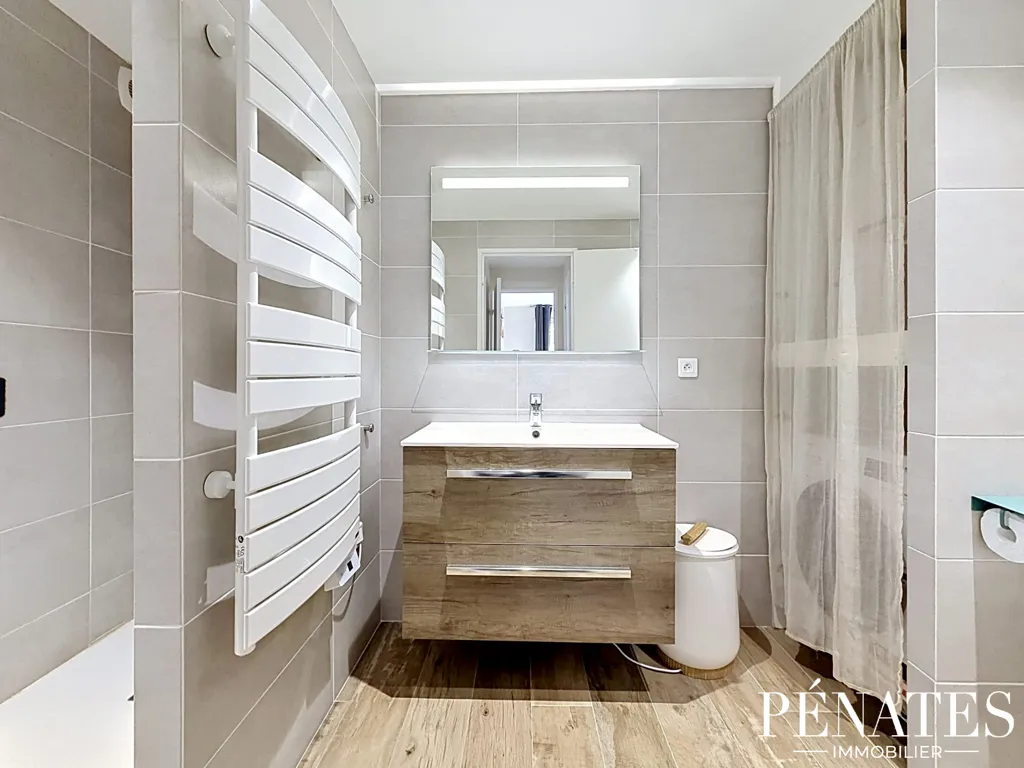 Bathrooms - Meubled 2-Bedroom Apartment in Rouen