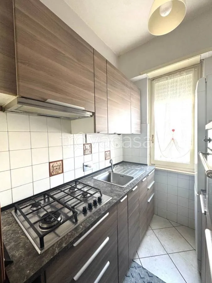 Köök - Bright Two-Bedroom Apartment with Balcony in Rivoli
