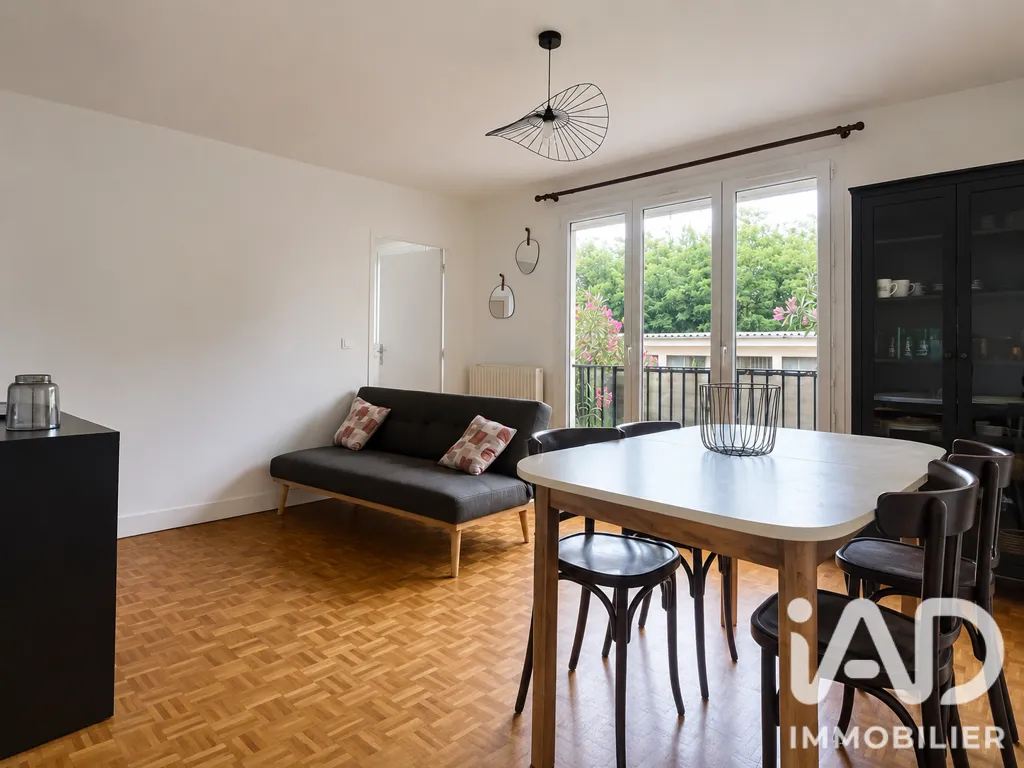 Soggiorno - Renovated Apartment with Balcony in Pessac