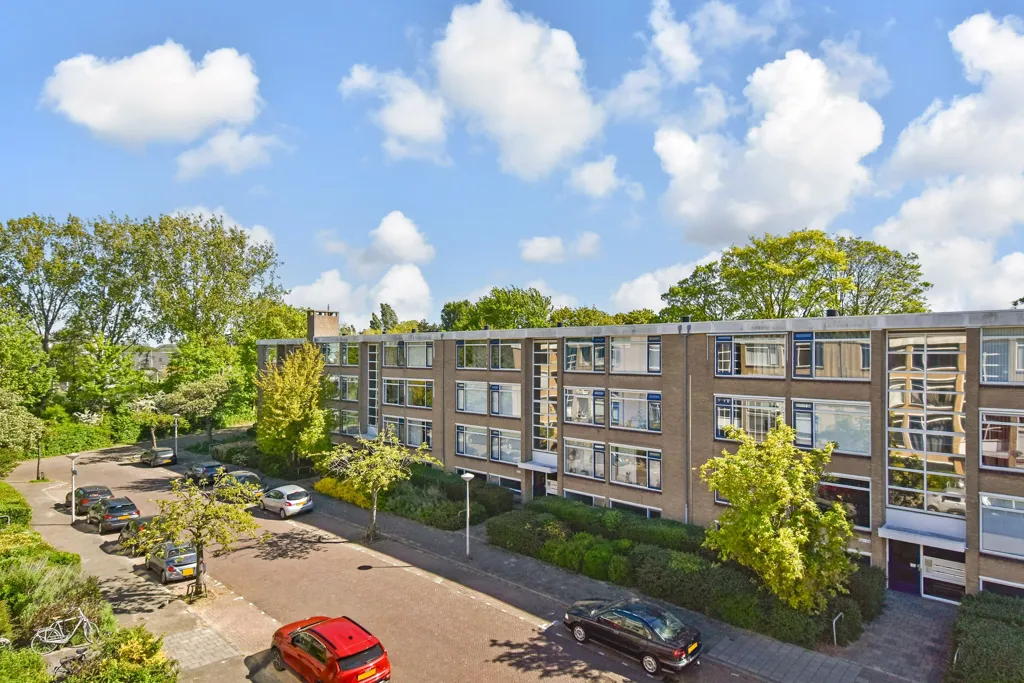 Välivaade - 4-Bedroom Apartment with Balcony near Delft