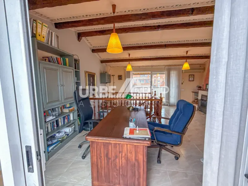 Kabinet - Detached Corner House with Multiple Terraces in Martorell