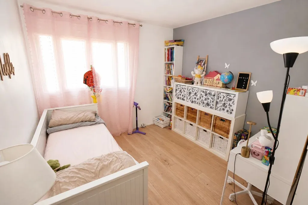 Magamistoad - 3-Bed Flat with Balcony in Drancy
