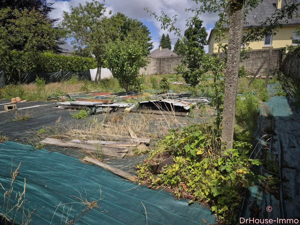 Aed - Stone House with Large Garden in Gorron Centre
