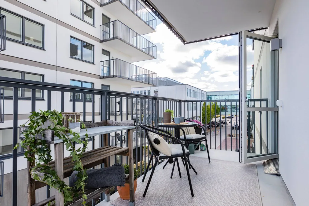 Balcon - Apartment with Two Balconies in Kungälv