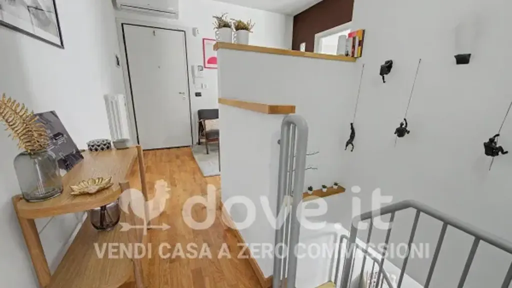 Ingresso - Three-bedroom Apartment with Terrace in Parma