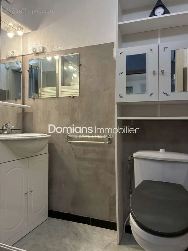 Salles de bain - Studio T1 Bis avec Loggia à Argelès-sur-Mer