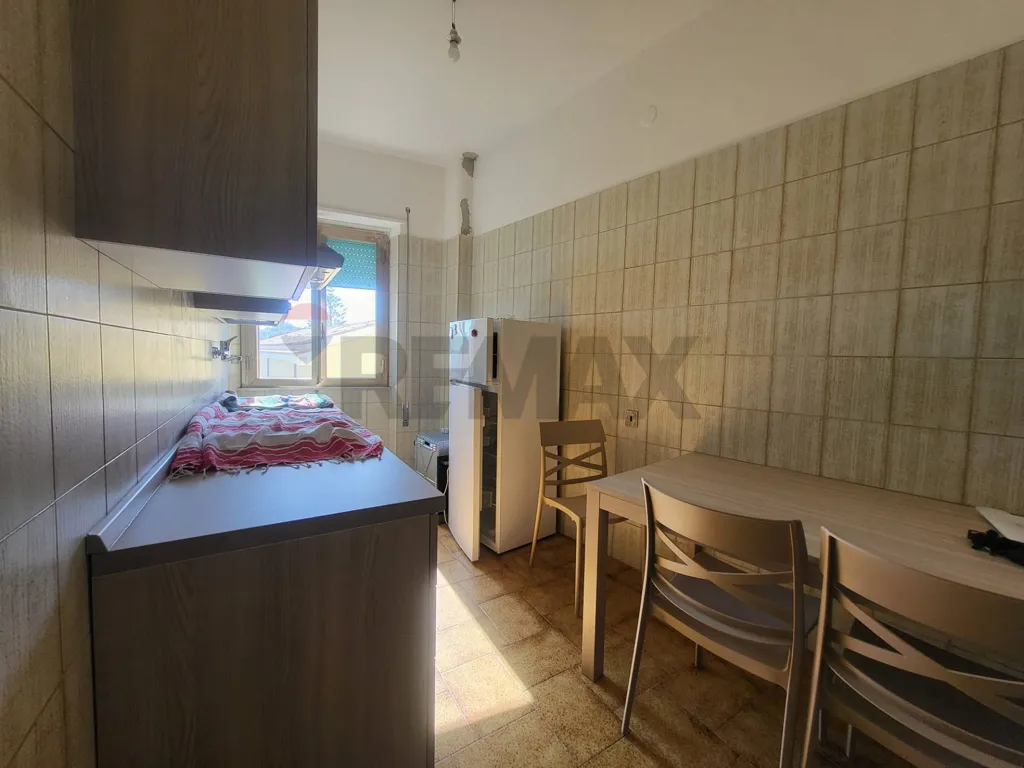Köök - Second Floor Flat with Balcony in Anzio Centre