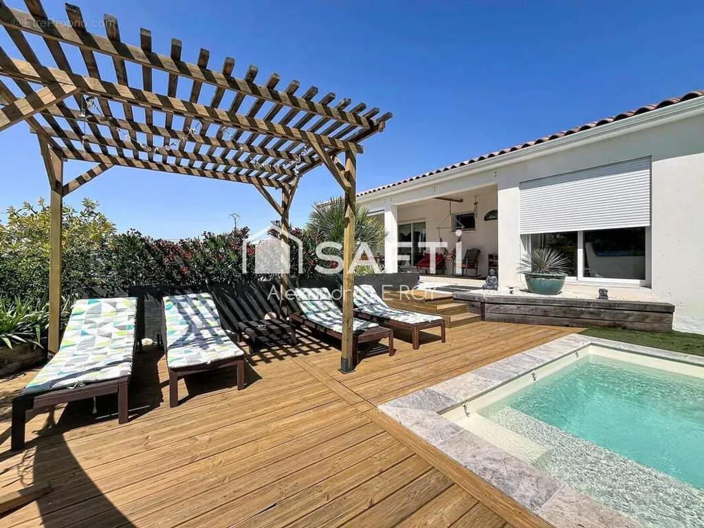 Piscine - Villa avec Piscine et Jardin à Saint-Jean-de-Fos