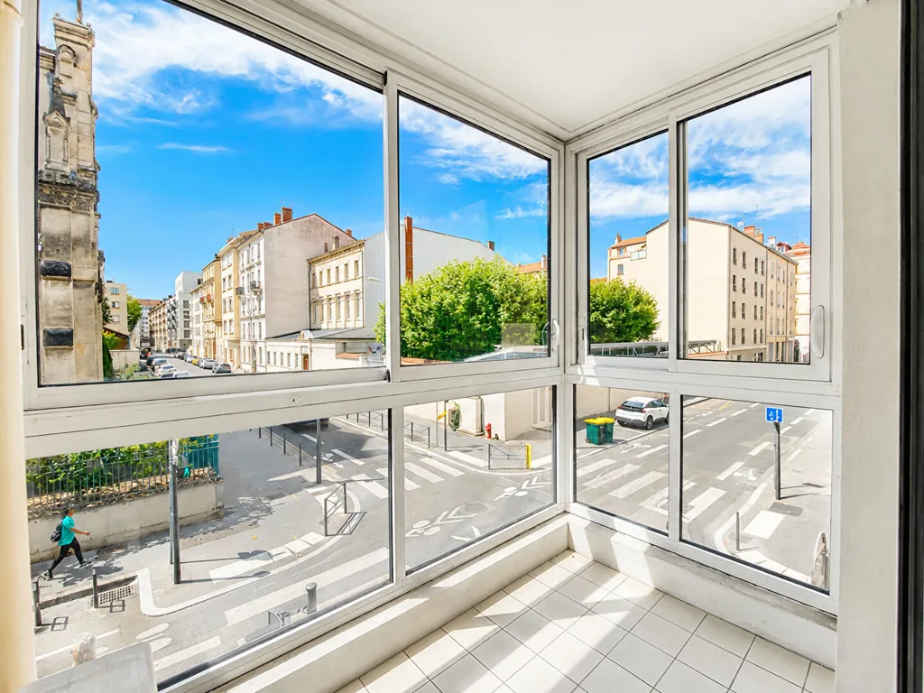 Balcone - Bright 2-Bed Flat with Balcony in Lyon 6ème