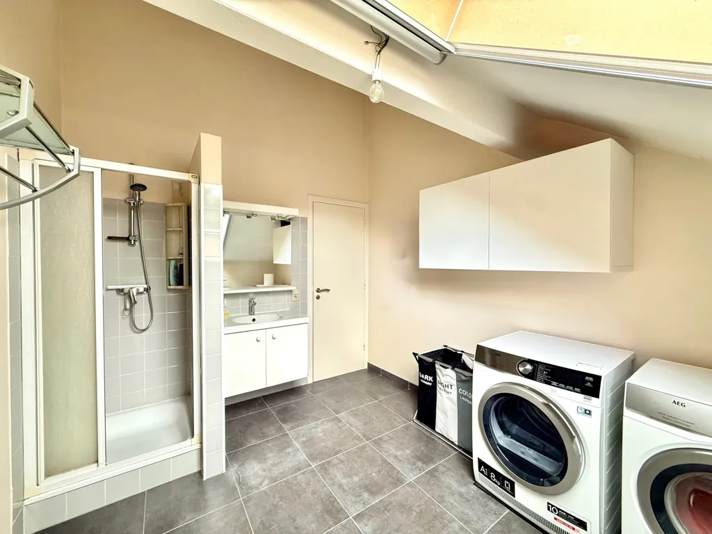 Utility Room - Duplex with Terrace in Berchem-Sainte-Agathe