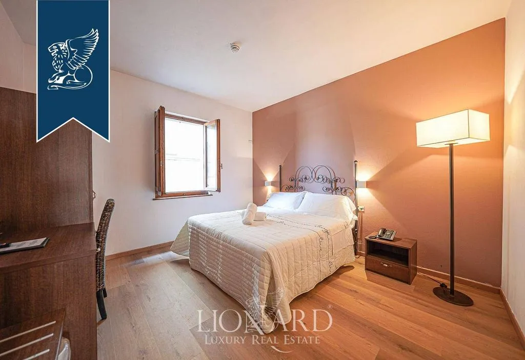 Magamistoad - Historic Hotel with Pool in Greve in Chianti