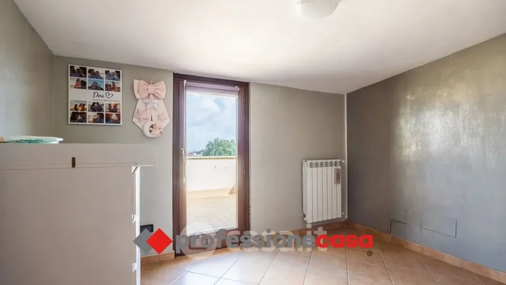 Camere da letto - Casa indipendente con giardino a Pomezia