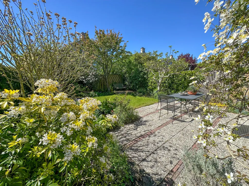 Jardin - Villa with Water View in Leidschendam