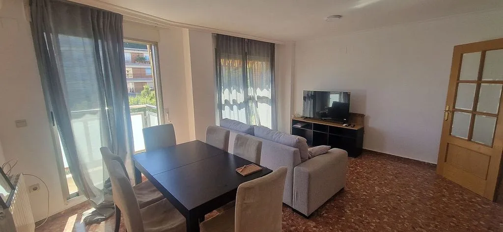 Séjour - Furnished Flat with Balcony in Valencia