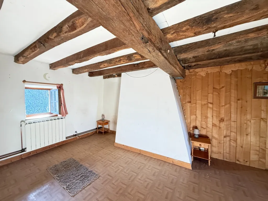 Pièces - Maison en Pierre avec Cour Intérieure à Bussière-Dunoise