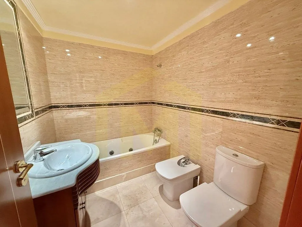 Bathrooms - Sunny Apartment with Terrace in Rosal