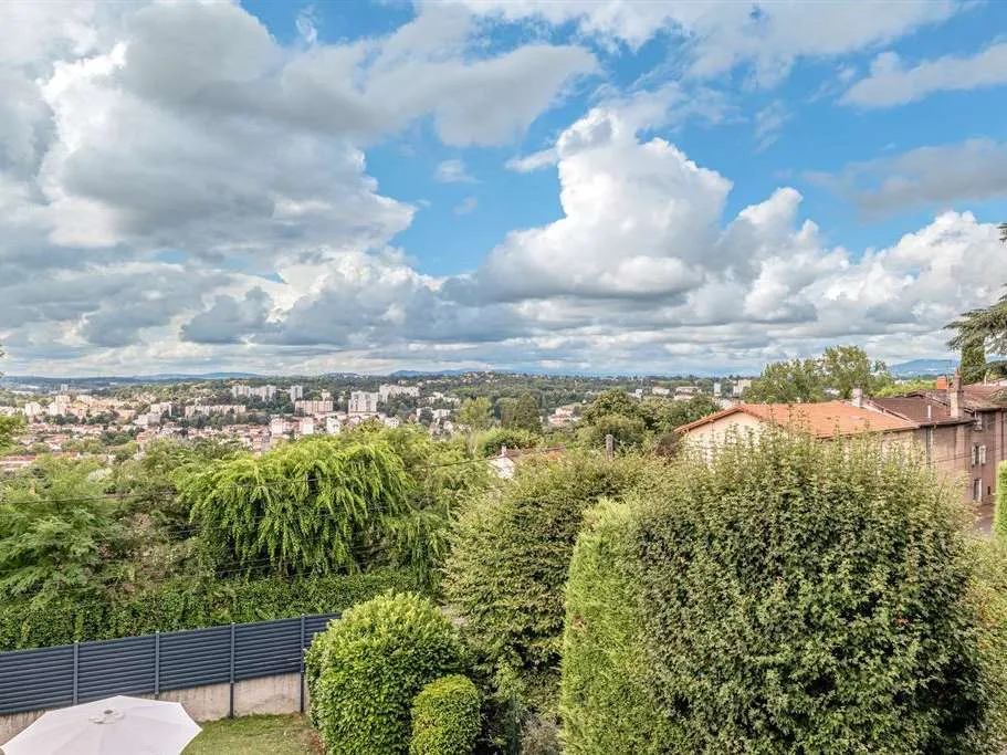 Aed - Villa with Private Apartment near Lyon Centre
