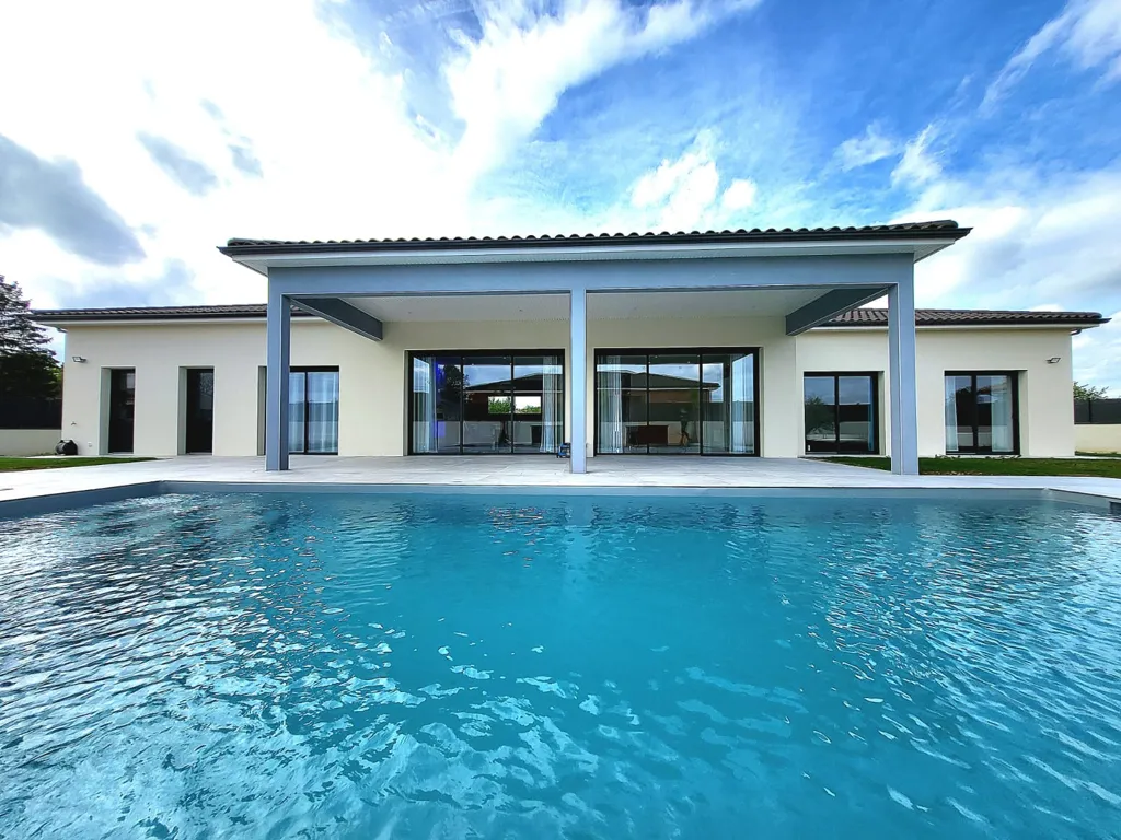 Bassein - Recent House with Pool near Bergerac