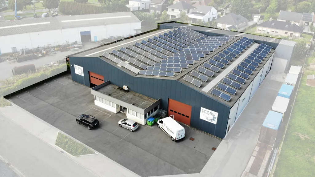 Õhuvaade - Industrial Warehouse with Solar Panels in Meulebeke
