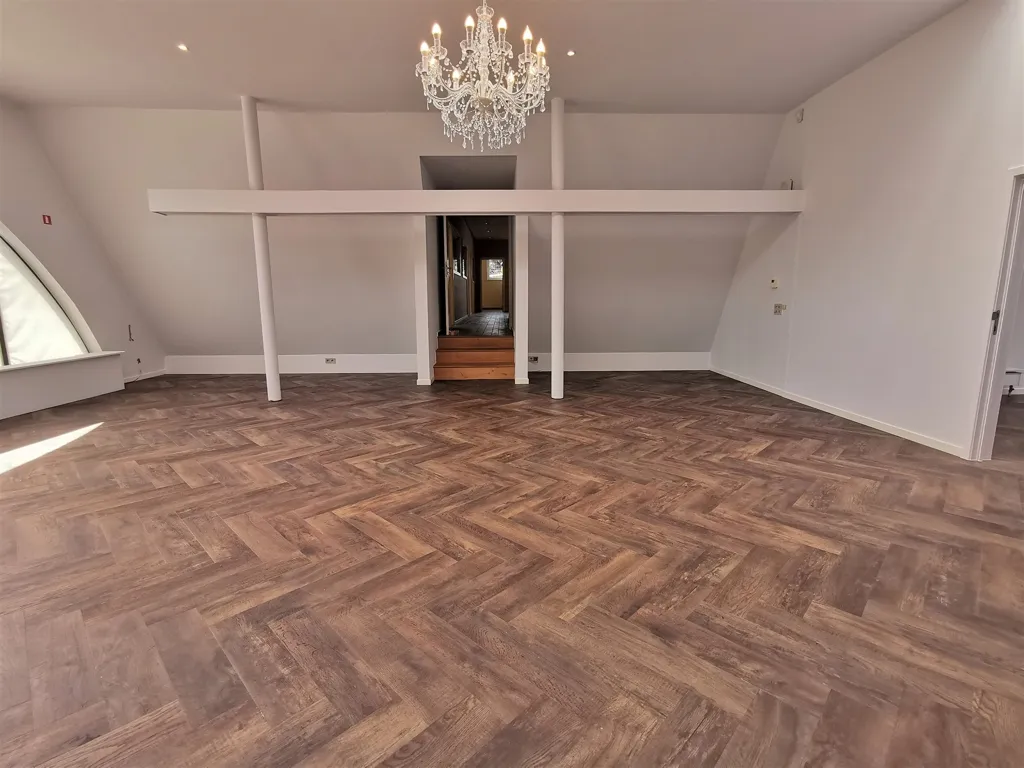 Elutuba - Commercial Property with Office and Warehouse in Herent
